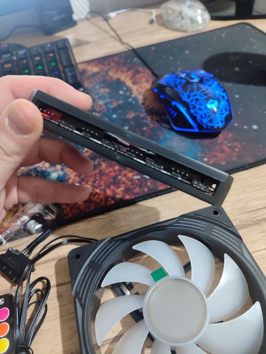 Кулер с пультом управление подсветка и вращение кулеров управляется