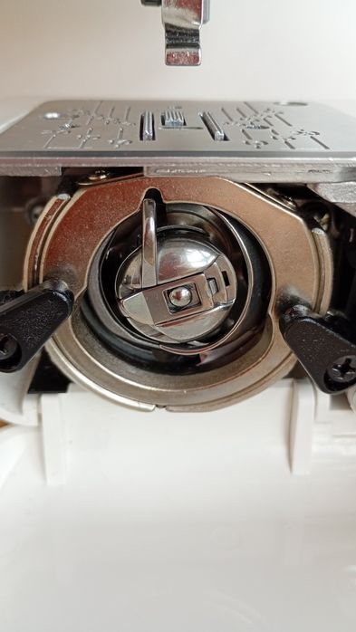 Шевна машина JANOME JUNO E1015 в гаранция