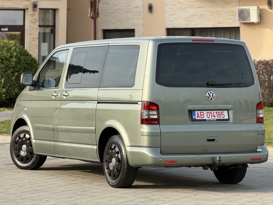 Vw T5 “ Multivan / 4 MOTION “ 7+1 Locuri , Măsuță , Perdeluțe , 2 Uși Laterale , Navigație Mare , Comenzi , Senzori , Pilot , Cârlig TOP