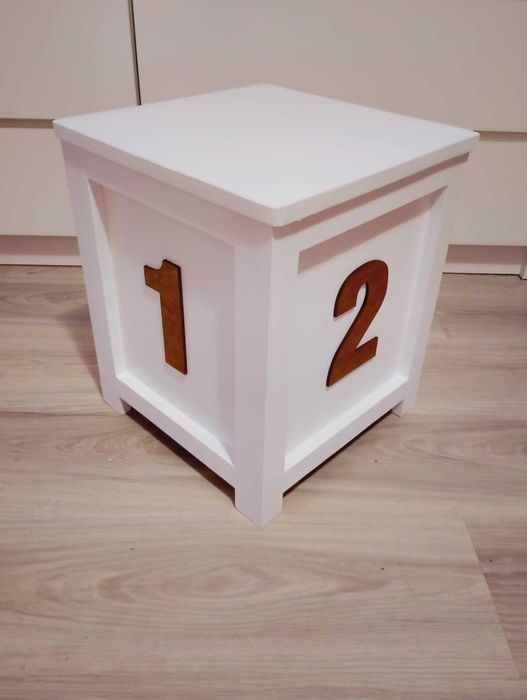 recuzita foto de vanzare cub aniversar din lemn cu cifre 1, 2, 3, 4