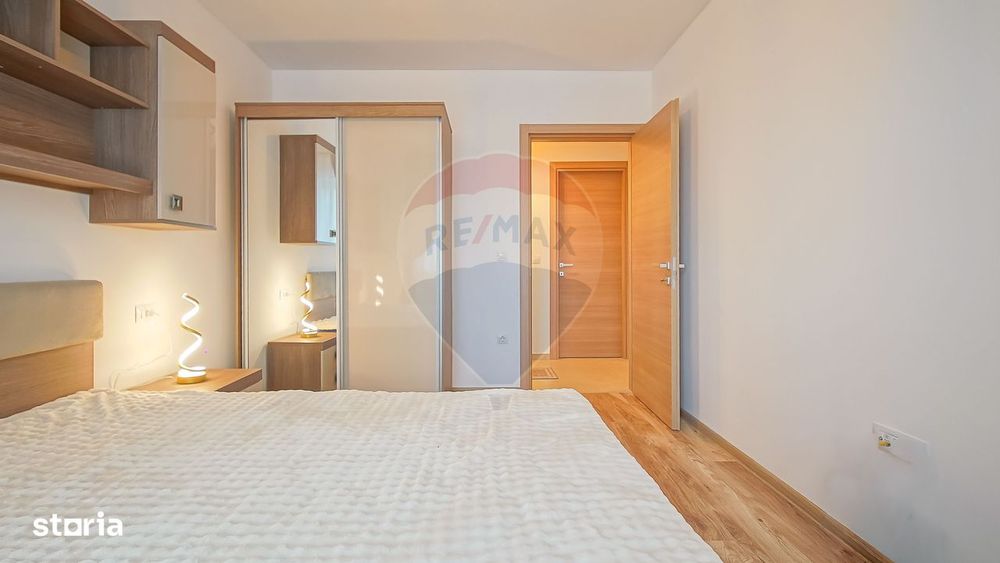 Apartament cu 3 camere, prima închiriere, în zona Tractorul