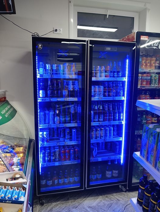 Продам холодильную витрину (холодильник для напитков)