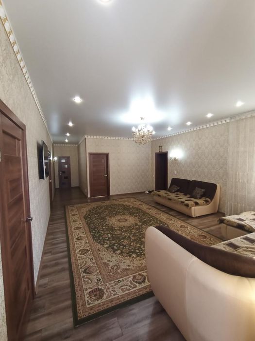 Продам двухуровневый удобный дом