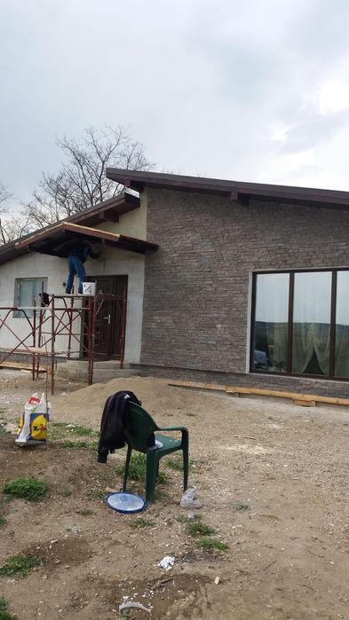 Echipa ex: case in roșu sau la cheie