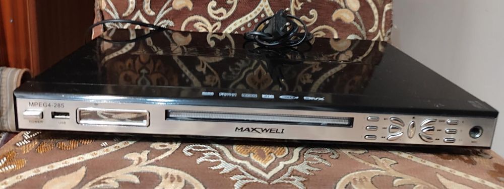 Продаю Dvd плеер с усилителями звука