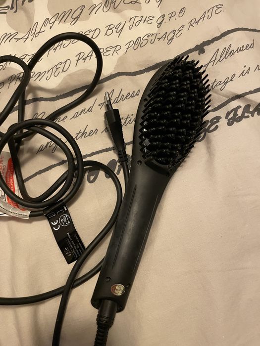 Perie electrica pentru indreptat parul Aria Beauty