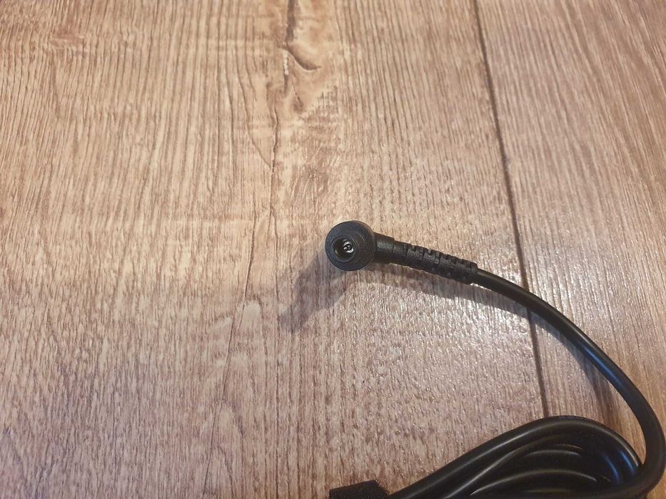 Incărcător pentru laptop Sony, model VGP-AC19V42