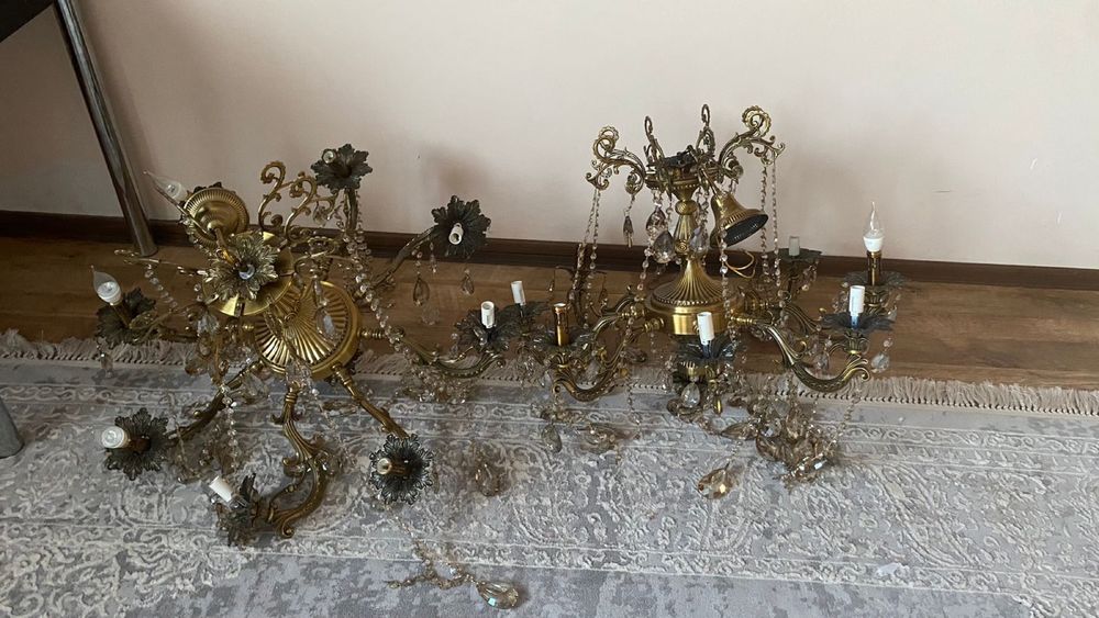Срочно продам люстры