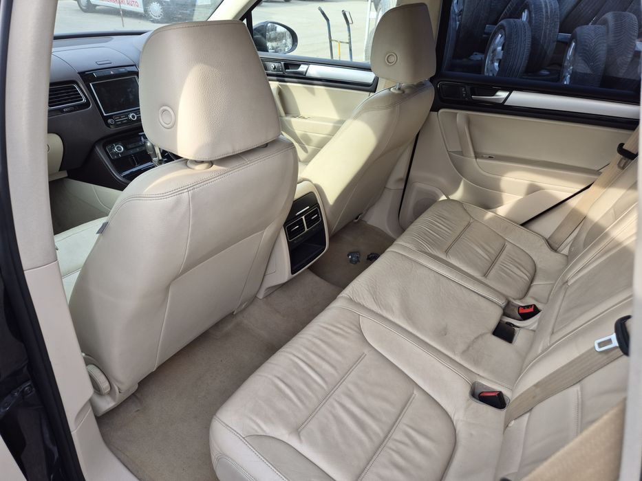 Dezmembram Volkswagen Touareg 7P 2012 3.0tdi CRC Automat