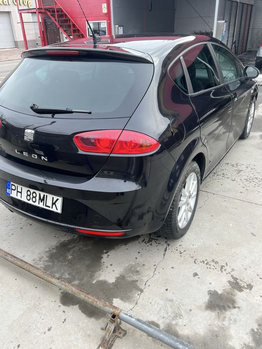 Seat Leon  hatchback 2011