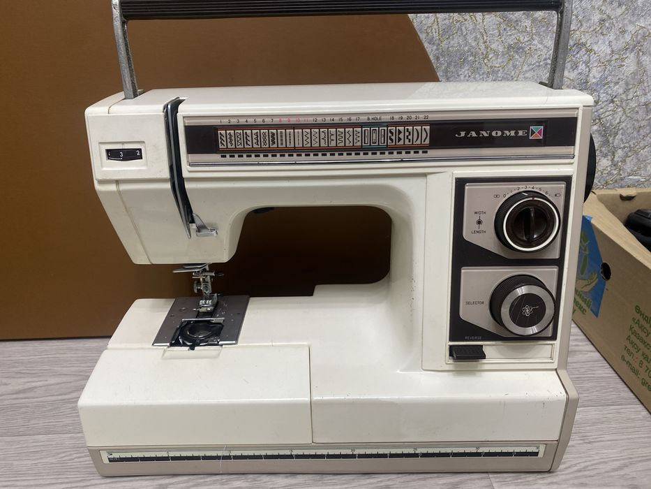 Продам швейную машину Janome