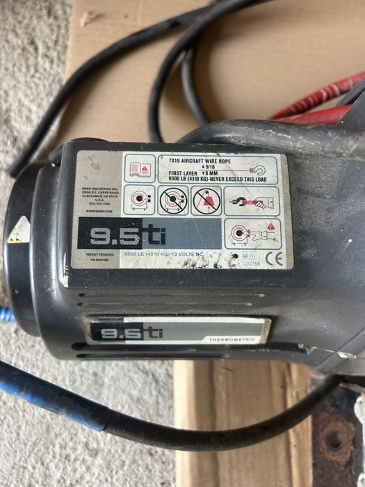 Troliu profesional WARN 9.5ti 4310 kg