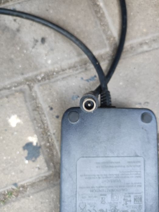 Универсално зарядно 42v. 2A.и 42v.4A