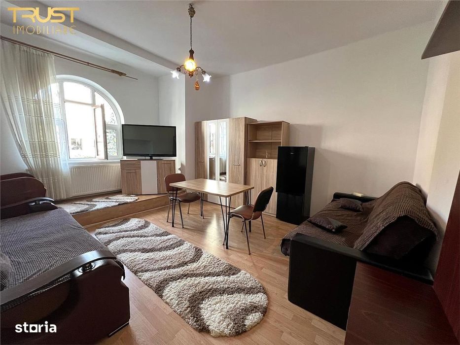 Ap o camera langa Policlinica