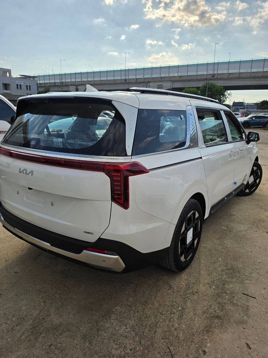 KIA Karnival 1.6T Hybrid full option