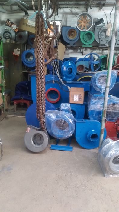 Хар хил вентиляторлар сотилади.