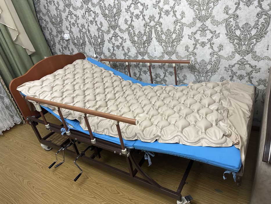 Кровать медицинская