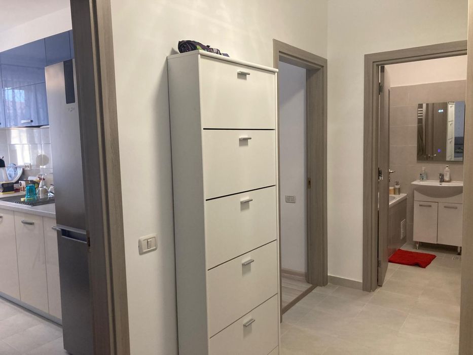 Inchiriez apartament cu 2 camere