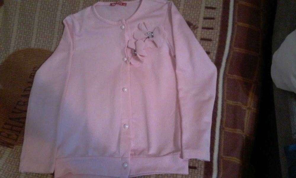 Кофточка, костюмчик, пижамка на девочку 4-5 лет