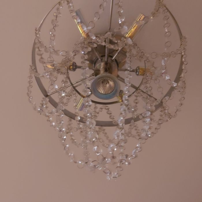 Продавам полилей