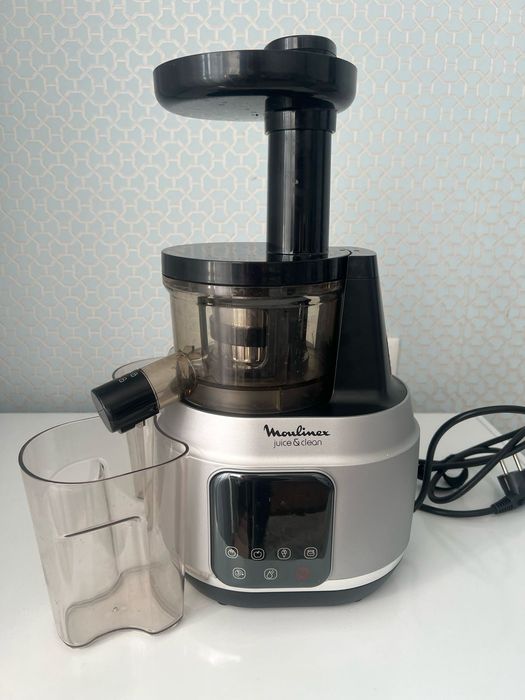 Продам в отличном состоянии соковыжималку.