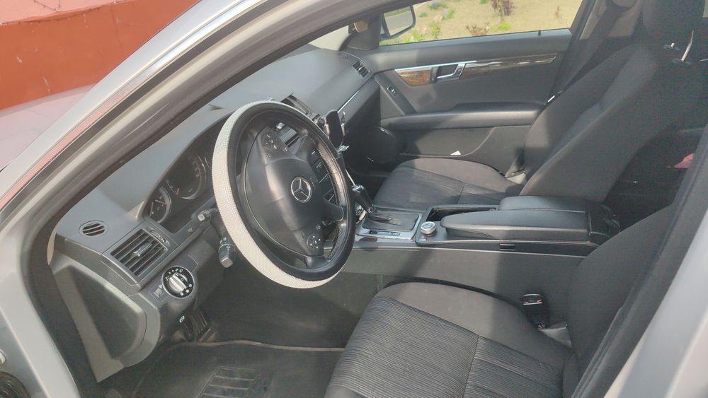 Vand sau schimb Mercedes C220