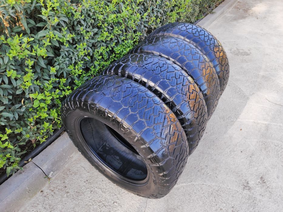 Покрышка Maxxis Razr AT