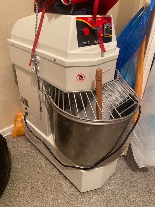 Продам тестомес новая