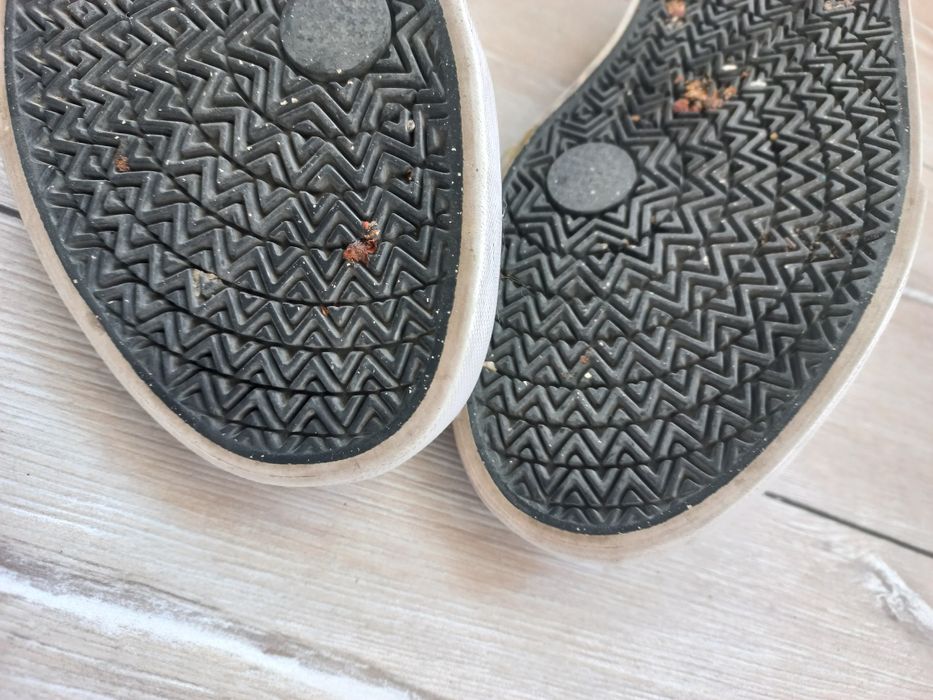 Платненки NIKE, оригинални, черни с бяла подметка, текстилни.