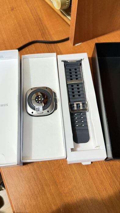 Samsung Galaxy Watch Ultra 47mm Titanium Silver LTE (SM-L705F) - Doar desigilat