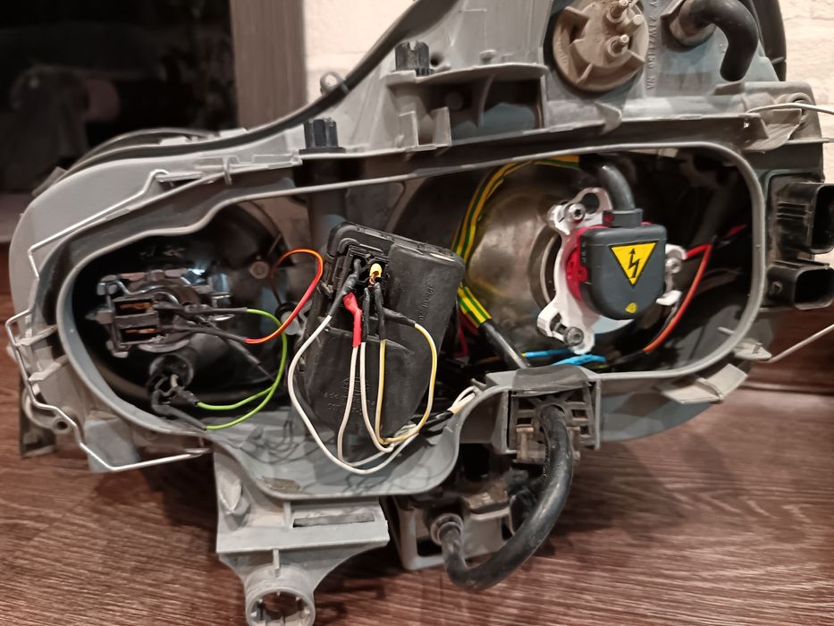 W210 фары ксенон..