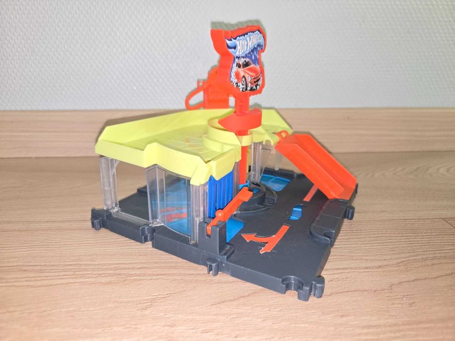 Hot Wheels monster trucks / акула / Прави свързващи елементи за писта