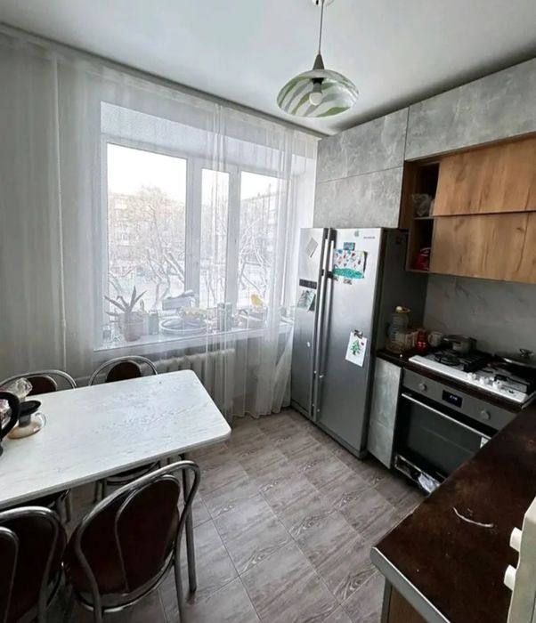 Продаётся 2х ком кв Жениса 29