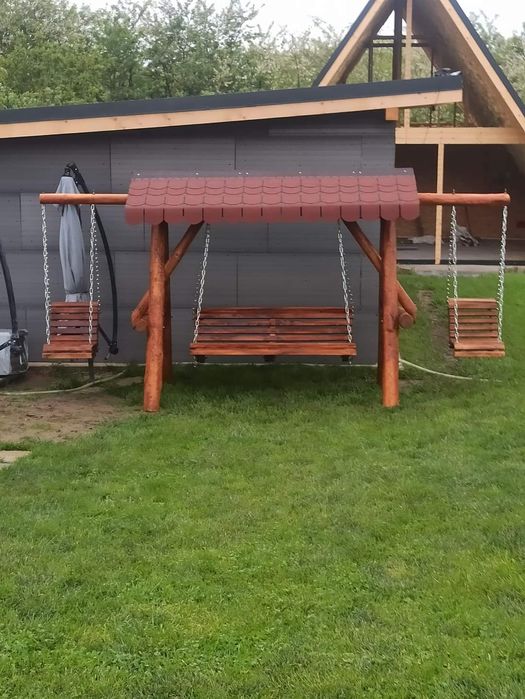 Butoaie din lemn de dud si leagane