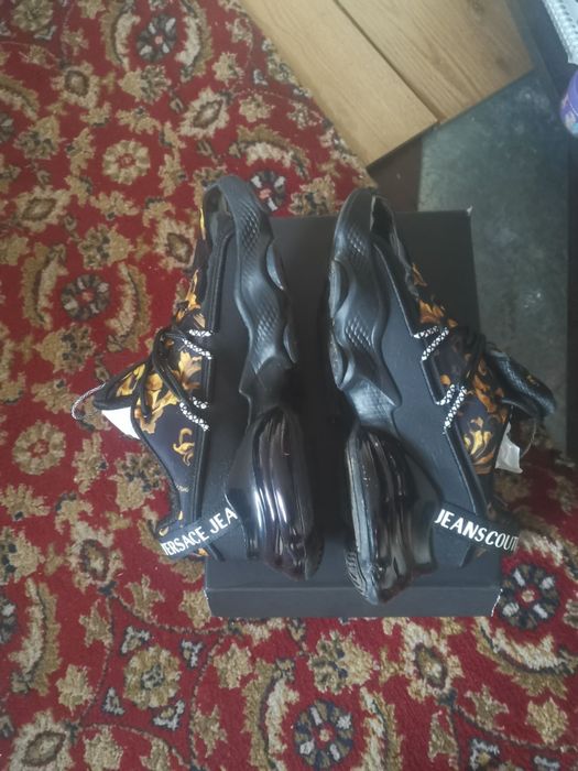 Чисто нови обувки Versace