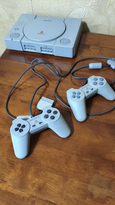Sony PlayStation 1 SCPH-7002 PAL (FAT)