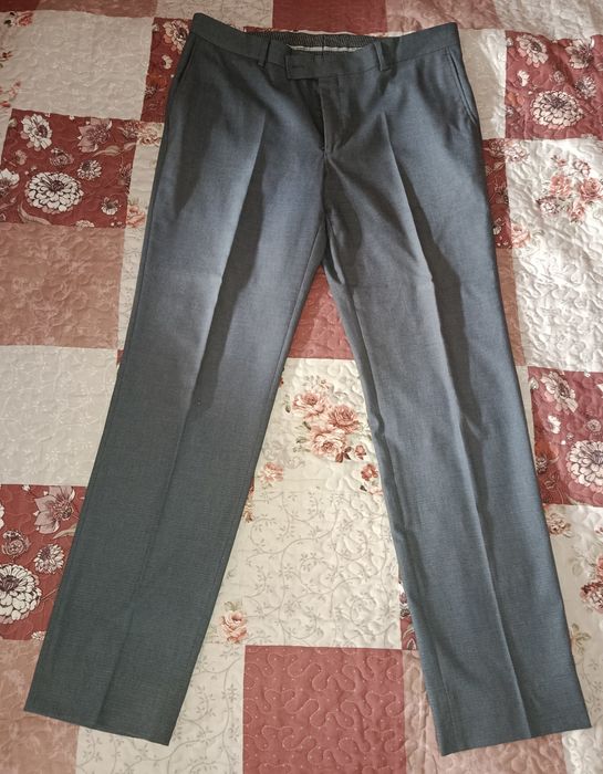 Продам мужские костюмы