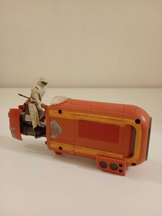 Vând- The Force Awakens Ray’s Speeder Jakku Action Figure & Vehicle