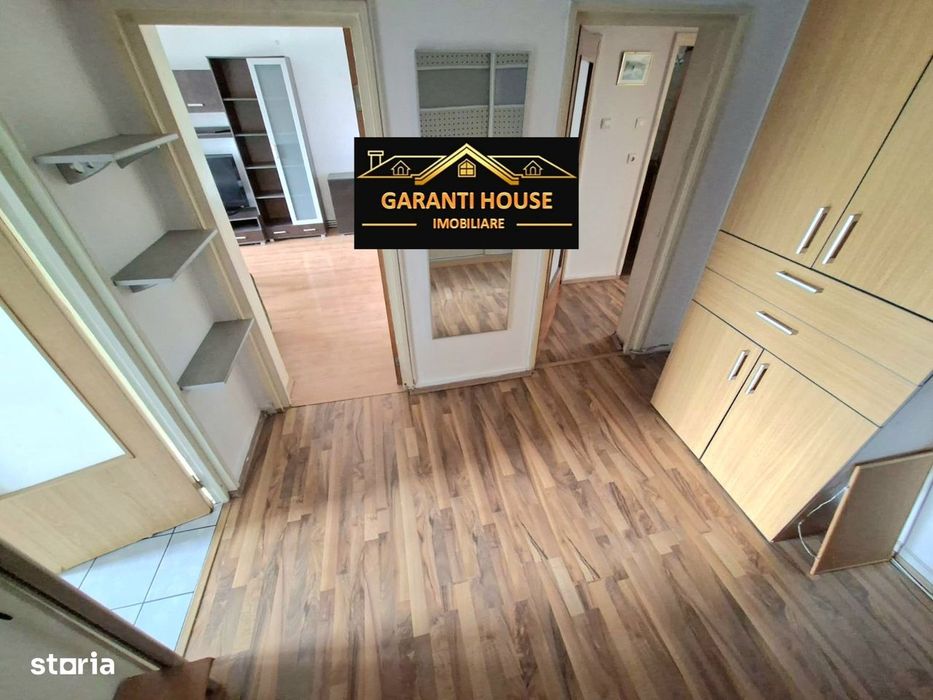 Zona Iza, apartament cu 3 camere, garaj sub bloc, boxa, 125 000€ neg.