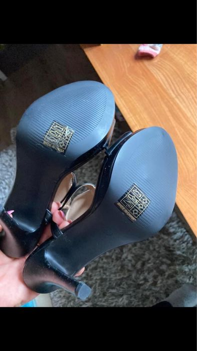 Pantofi decupati 37