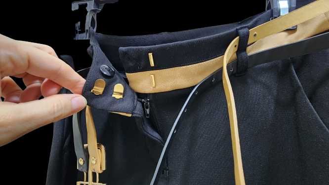 Брюки женские черного цвета