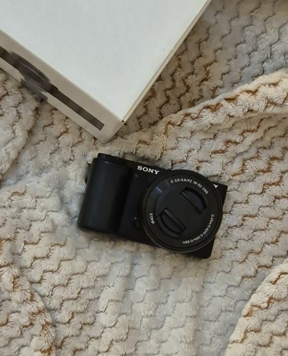 Продам фотоаппарат sony zv-e10