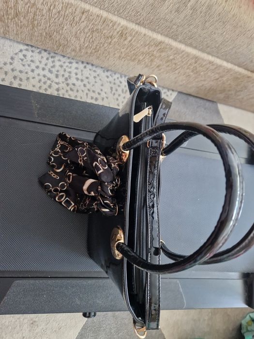 Geanta eleganta din lac