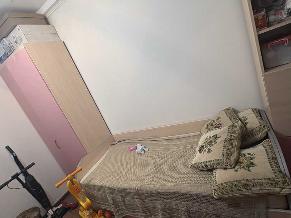 Мебель для девочки в детскую