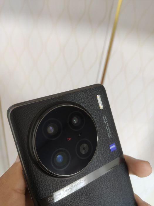 Продам Vivo x90 pro