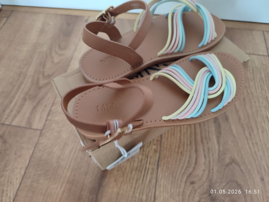 Нови MANGO детски сандали, 31 и 33 номер