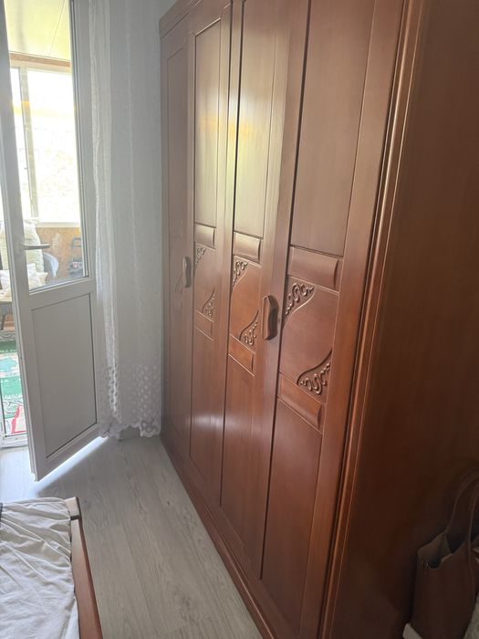 Продам шкаф и кравать . Дерево