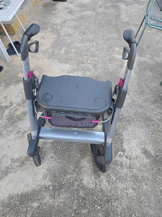 Алуминиева проходилка, количка за възрастни хора
