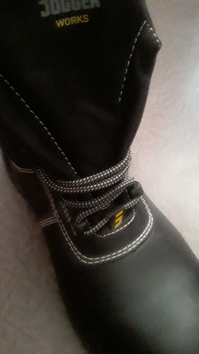 Продам рабочие ботинки