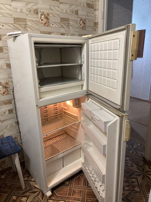 Продам холодильник